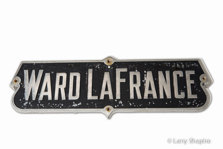 Ward_LaFrance-8993W